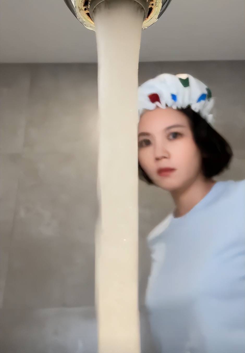 今独自抚养孩子的曹曦文活成人生赢家不朽情缘首页曾情断陈思诚嫁给富商如(图18)